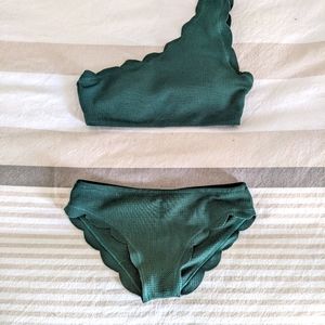 One shoulder scalloped bikini